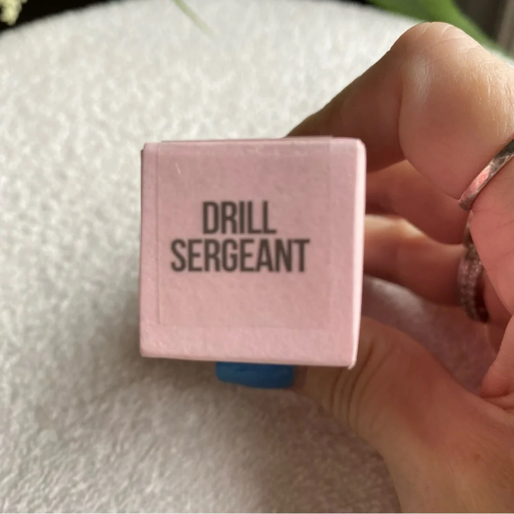 🎅🏻 SALE Jeffree Star Velvet Trap Drill Sergeant  lipstick mild gray new in box